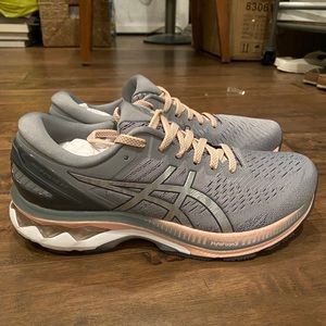 ASICS Gel Kayano 27 Size 9 - never worn!